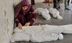 نتنياهو يهدد بالسيطرة على غزة... و«حماس» تحذر من استعادة الرهائن «في توابيت»